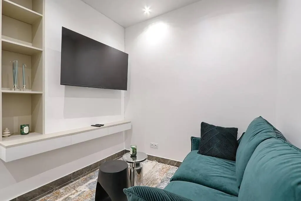 Buttes Chaumont Charming Apartment 4P Paris
