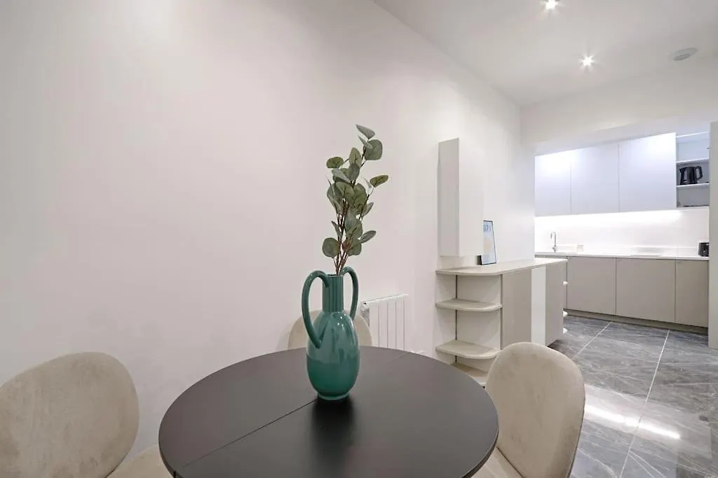 Buttes Chaumont Charming Apartment 4P Paris