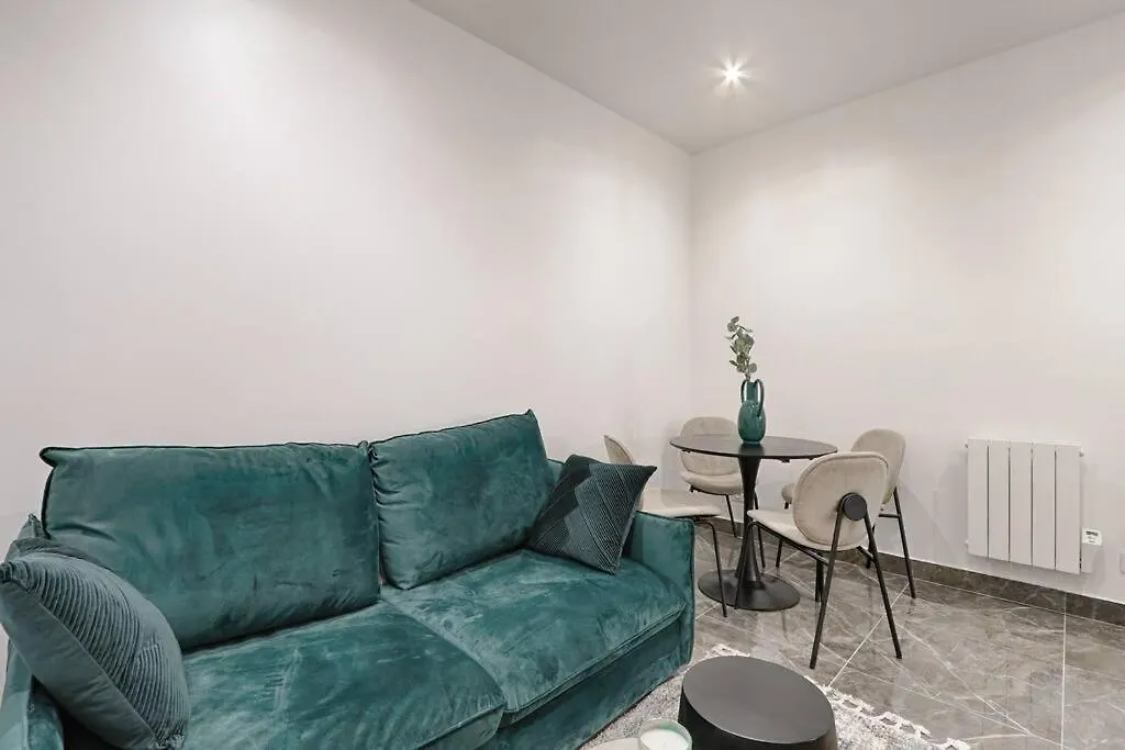 Buttes Chaumont Charming Apartment 4P Paris