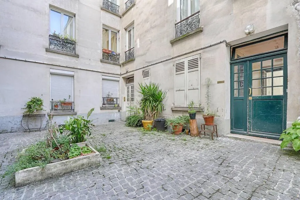 Buttes Chaumont Charming Apartment 4P Paris Frankrig